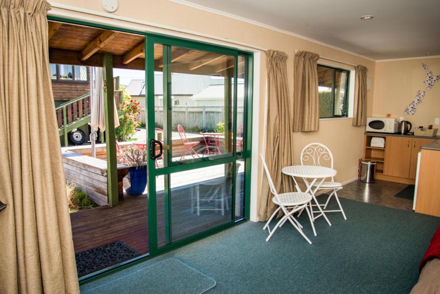 Te Waka Lodge เทอาเนา ภายนอก รูปภาพ